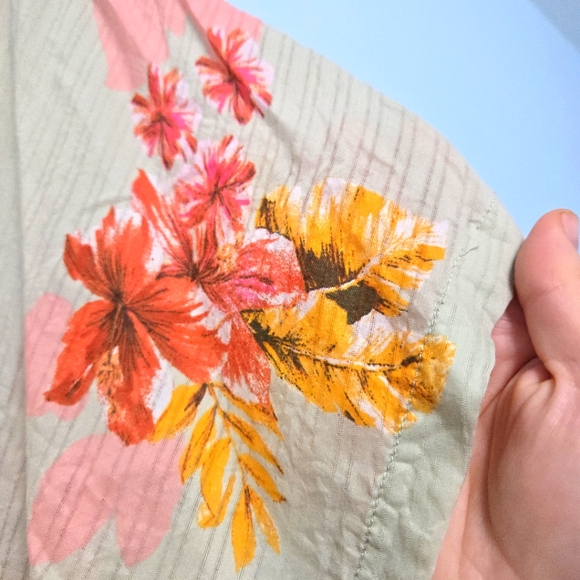 Express Hawaiian Tie Blouse - Picture 4 of 6